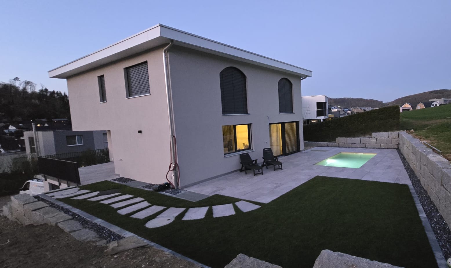 Garten Pool bei Nacht – Projekt Frenkendorf