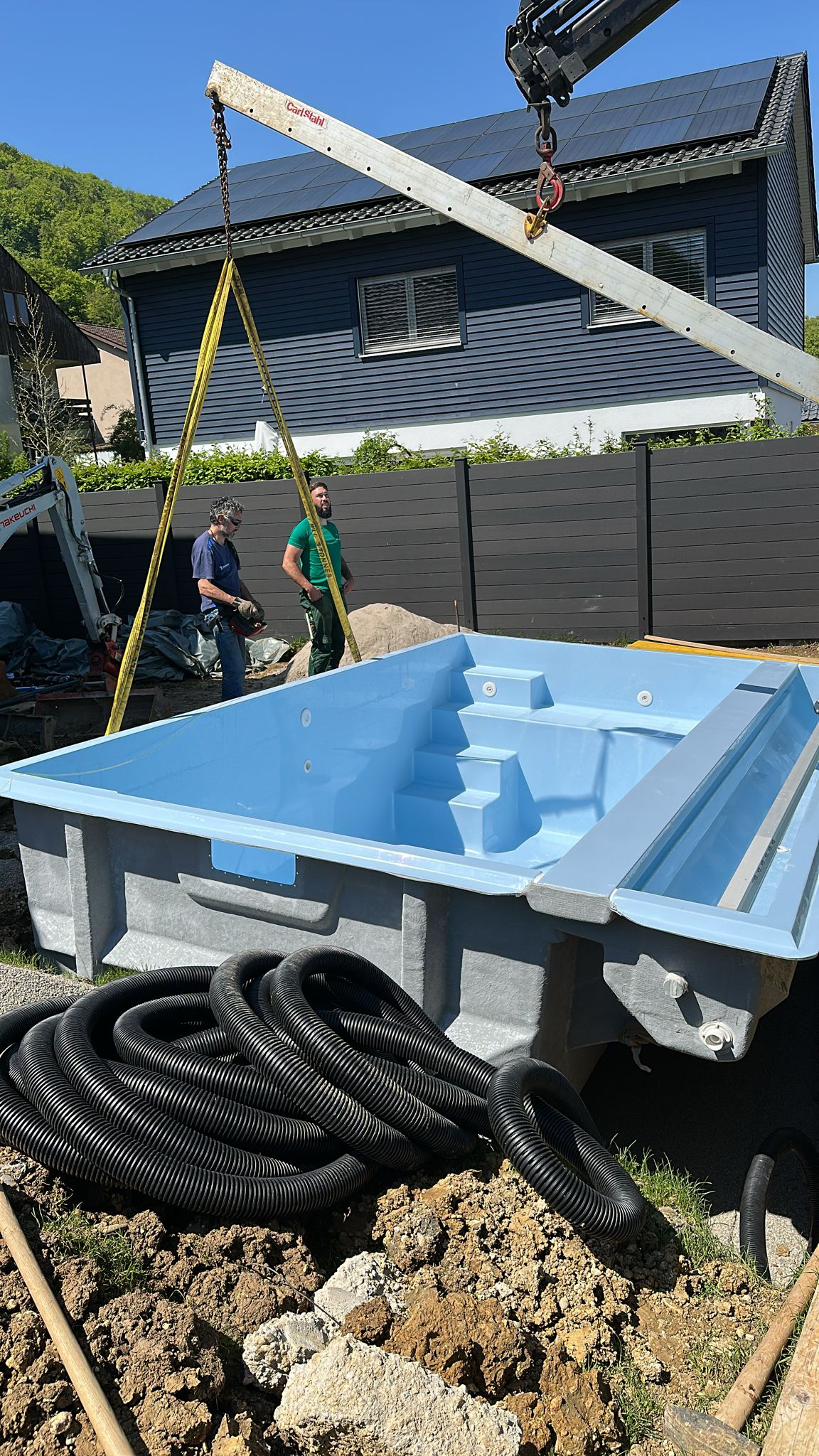 Pooleinbau per Kran – Projekt Diepflingen